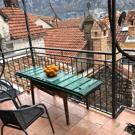 Chic & Stylish With Seaview-Terrace - Kotor Indah Apartamento Exterior foto