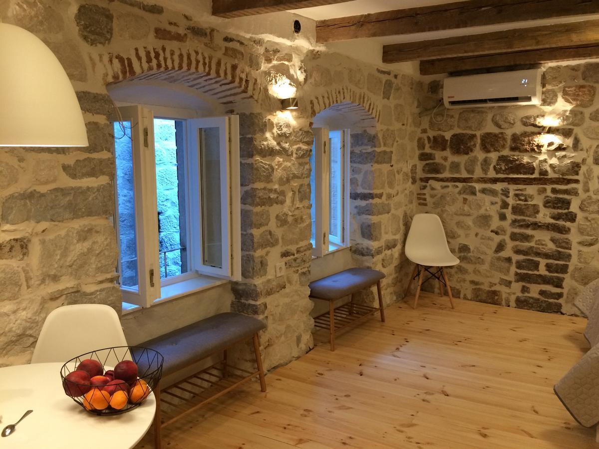 Chic & Stylish With Seaview-Terrace - Kotor Indah Apartamento Exterior foto