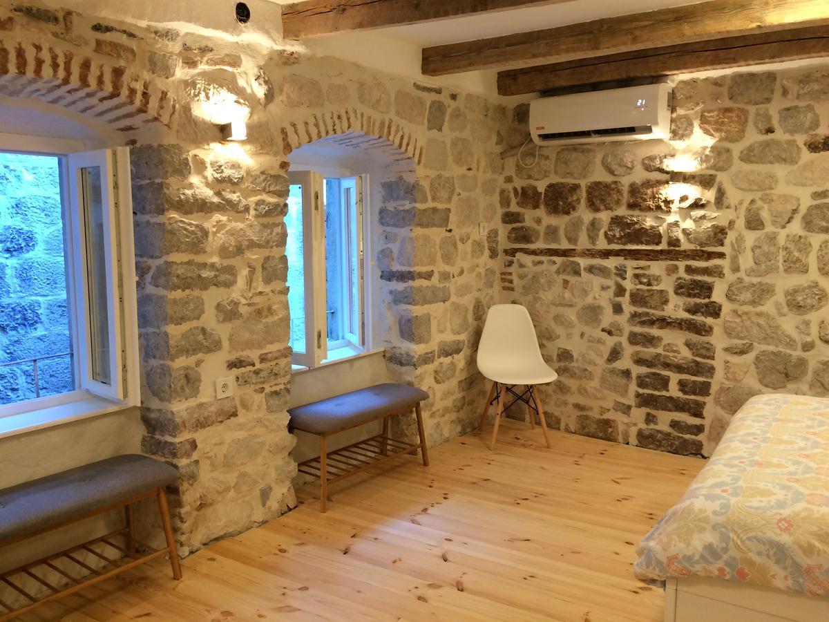 Chic & Stylish With Seaview-Terrace - Kotor Indah Apartamento Exterior foto