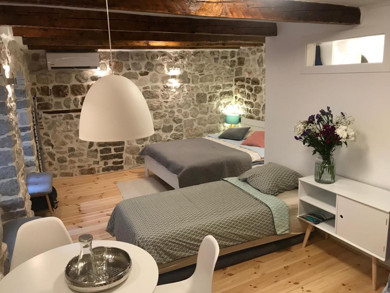 Chic & Stylish With Seaview-Terrace - Kotor Indah Apartamento Exterior foto