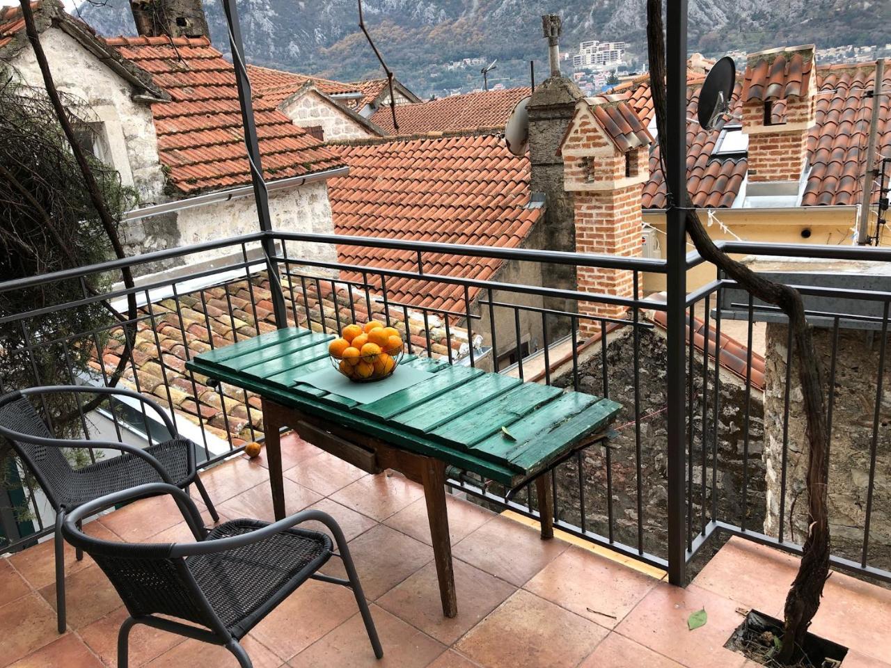 Chic & Stylish With Seaview-Terrace - Kotor Indah Apartamento Exterior foto